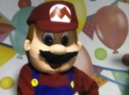 SONRRILANDIA, CON SUPER MARIO BROS
