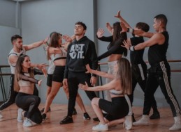 Baile moderno y coreografías (jóvenes y adultos/as)
