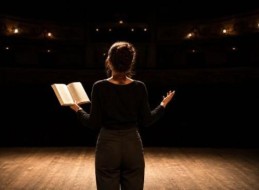 INTRODUCCIÓN A TÉCNICAS TEATRALES DE LECTURA DRAMATIZADA